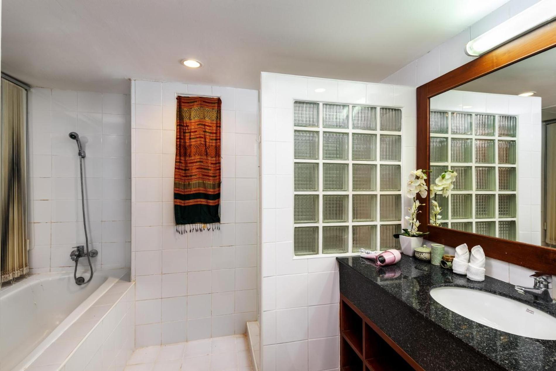 The Sands 2 Bedroom Apartment Naiharn Nai Harn Экстерьер фото
