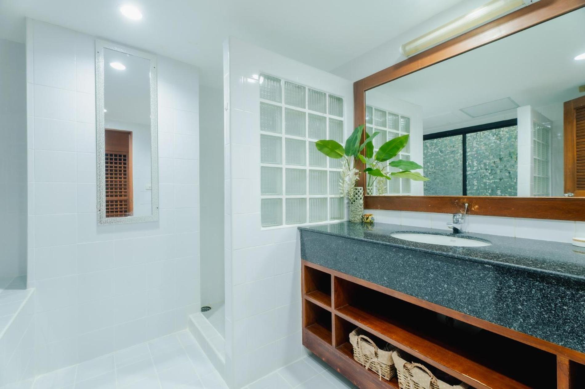 The Sands 2 Bedroom Apartment Naiharn Nai Harn Экстерьер фото